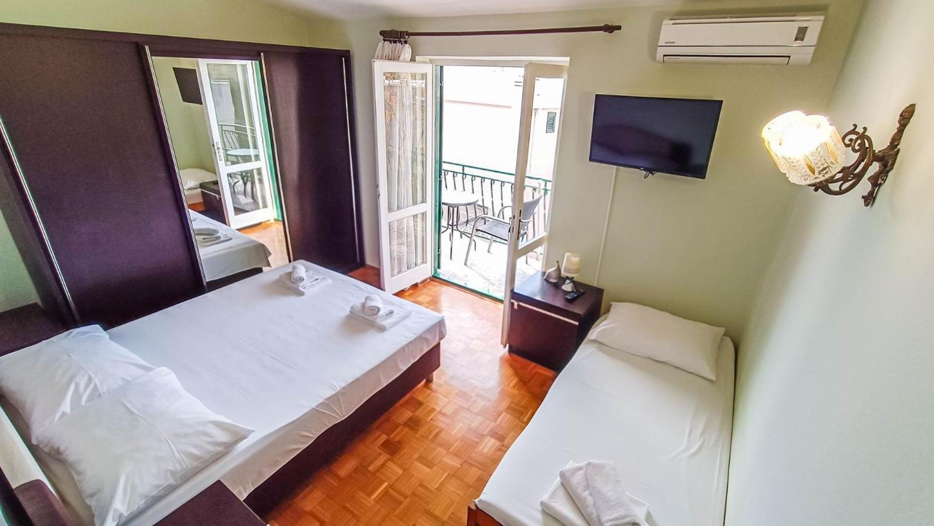 Apartments Ines - 15 Meters From The Beach Promajna Esterno foto